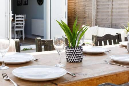 Charming Bolthole 400M To Beach Earnley Ngoại thất bức ảnh