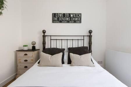 Charming Bolthole 400M To Beach Earnley Ngoại thất bức ảnh